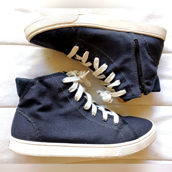 OluKai Shoes - Olukai Stylish Black High-Top Sneakers_10